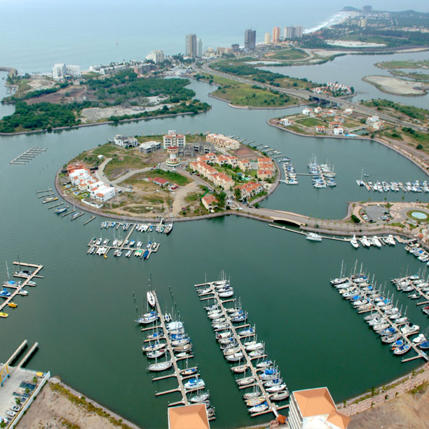 Terrenos Residenciales en campo de golf Marina Mazatlán