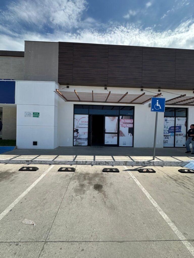 Local comercial Plaza Bicentenario Mazatlán